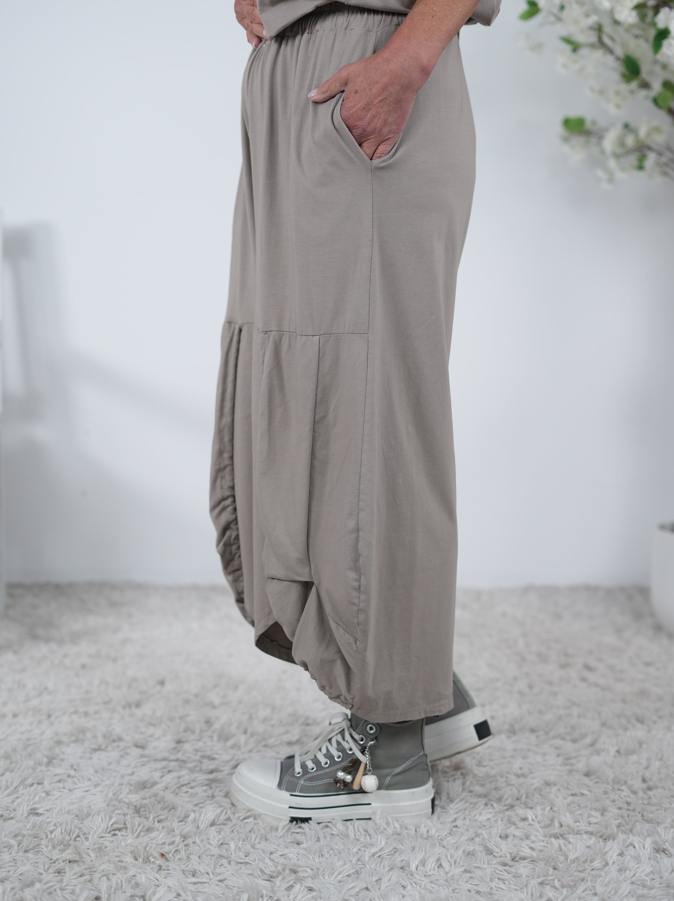 Weite Pants im ausgefallenen Schnitt