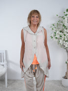 Weste aus Leinen mit Kapuze