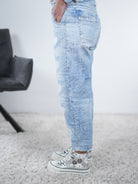 Wide Leg Jeans mit Herzchen verziert