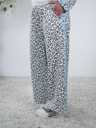 Wide Leg Pants im Leo Look